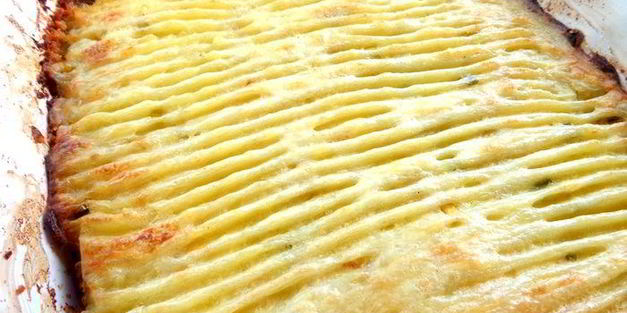 картофельная запеканка с сельдереем и фаршем