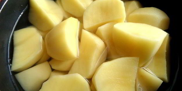 картофельная запеканка с сельдереем и фаршем