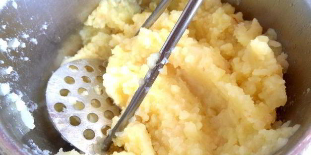 картофельная запеканка с сельдереем и фаршем