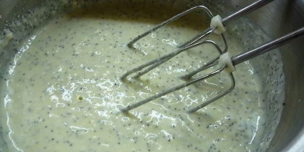 маковая запеканка с черной смородиной