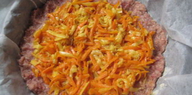 мясная запеканка с морковью и сыром