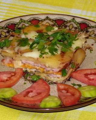 Овощная запеканка с ветчиной и розмарином