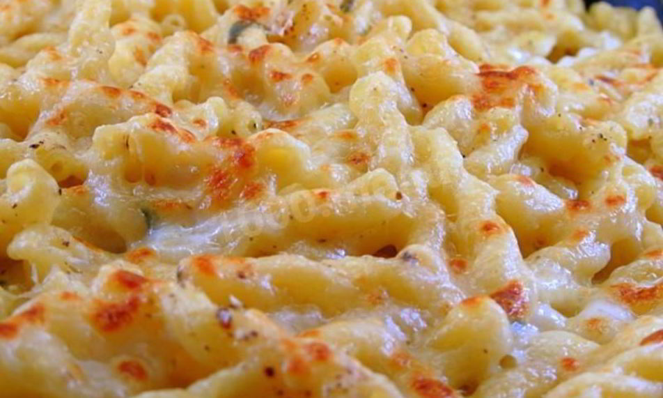 Рецепт простая запеканка из макарон с твердым сыром в духовке