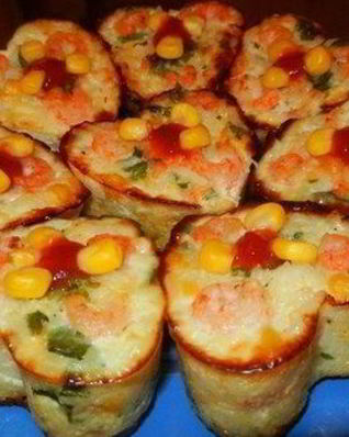 Рисовая запеканка с кукурузой, креветками и сыром