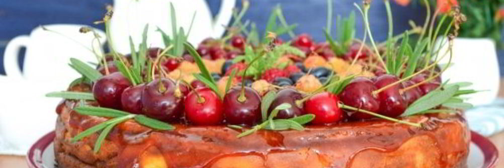 Творожная запеканка с вишней