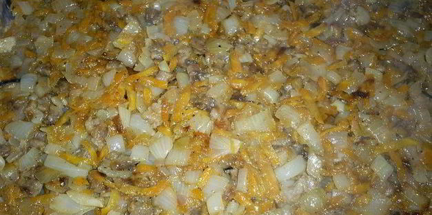 запеканка из баклажанов с мясом и овощами под сырным соусом