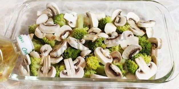 запеканка из брокколи с грибами и сыром