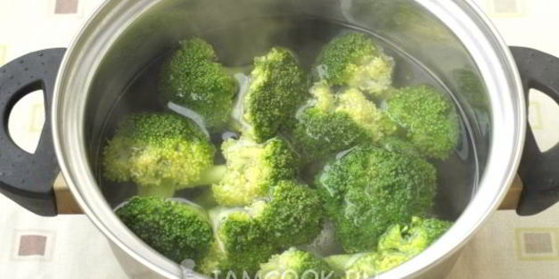 запеканка из брокколи с морковью и грудинкой