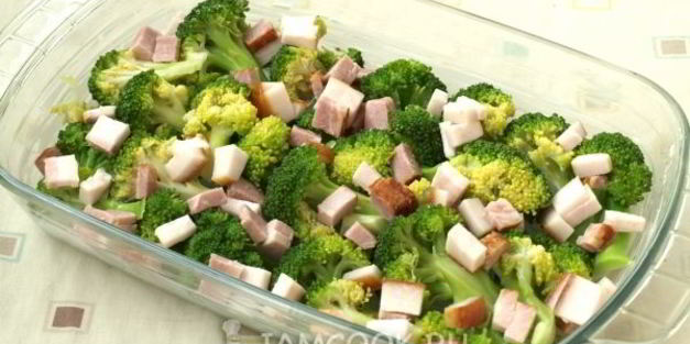 запеканка из брокколи с морковью и грудинкой