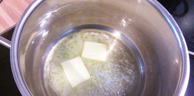 запеканка из лосося с кабачком и пореем