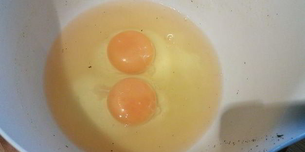 запеканка из лосося с кабачком и пореем