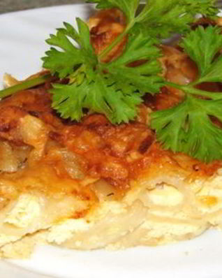 Запеканка из макарон с фаршем и копченым сыром в мультиварке