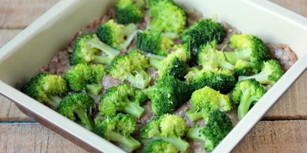 запеканка из риса с фаршем и брокколи