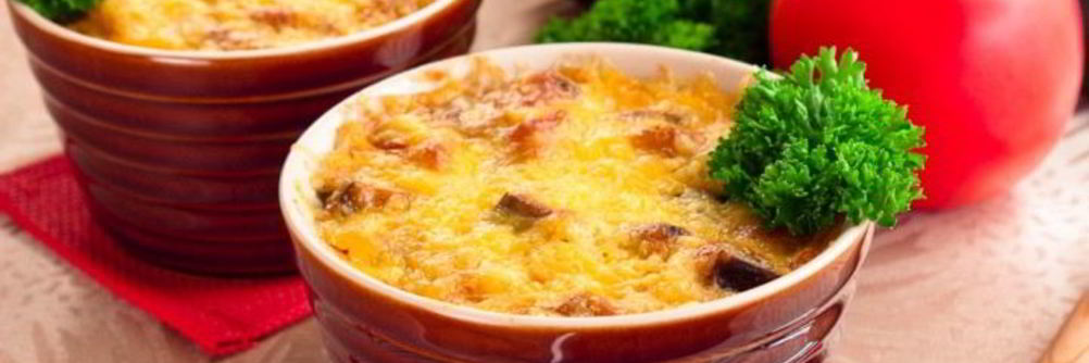 Запеканка с баклажанами и фаршем с соусом Бешамель