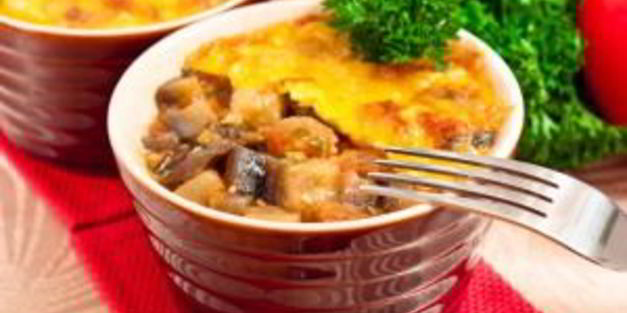 запеканка с баклажанами и фаршем с соусом бешамель