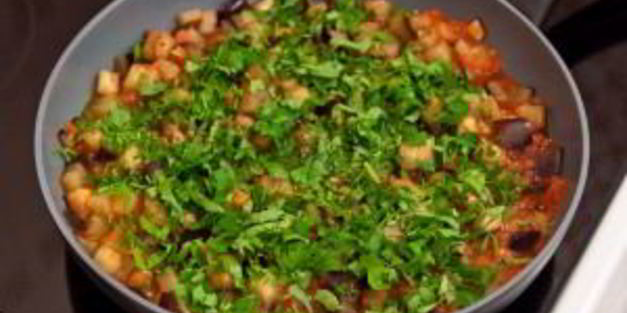 запеканка с баклажанами и фаршем с соусом бешамель