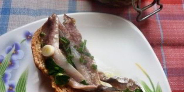 анчоусы маринованные