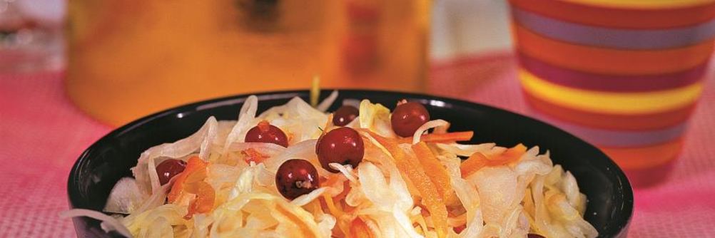 Квашеная капуста с клюквой