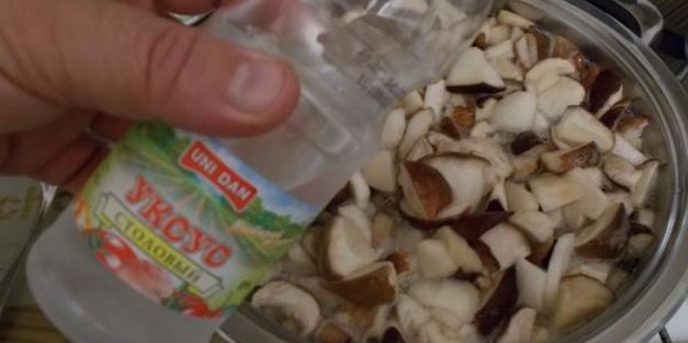 белые грибы маринованные