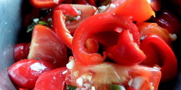 быстрые маринованные томаты и перцы