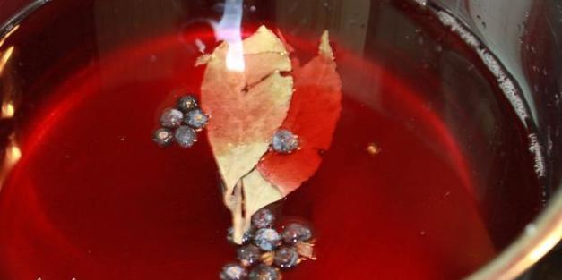 красная капуста, маринованная в малиновом уксусе