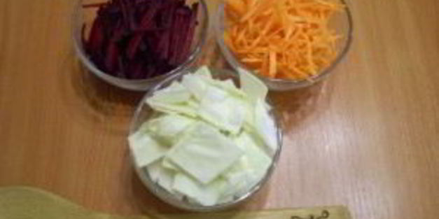 маринованная капуста со свеклой и морковью
