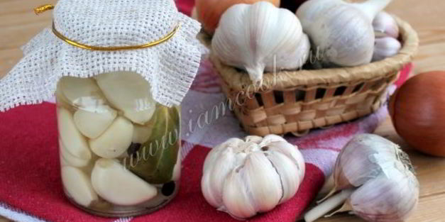 маринованный чеснок зубчиками