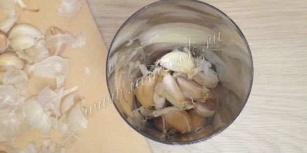 маринованный чеснок зубчиками