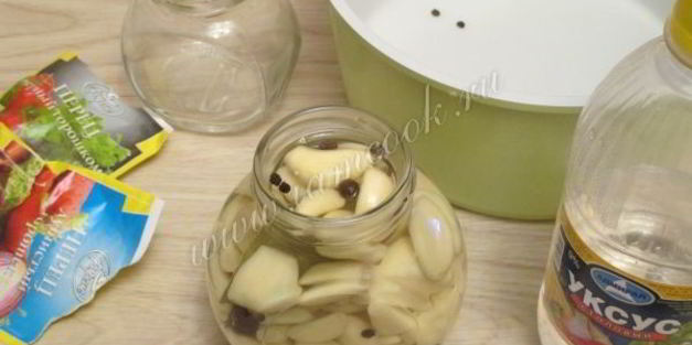маринованный чеснок зубчиками