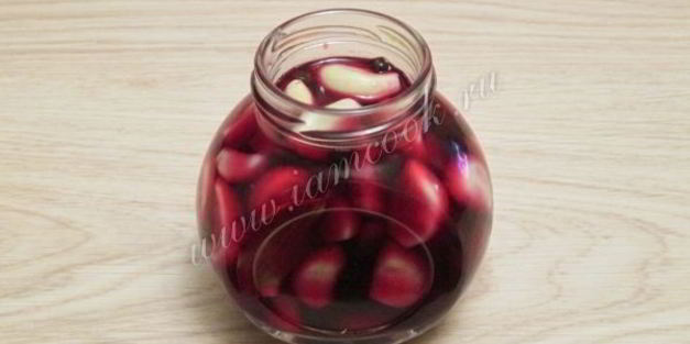 маринованный чеснок зубчиками