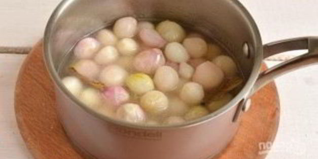 маринованный лук в уксусе на зиму