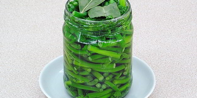 маринованные чесночные стрелки