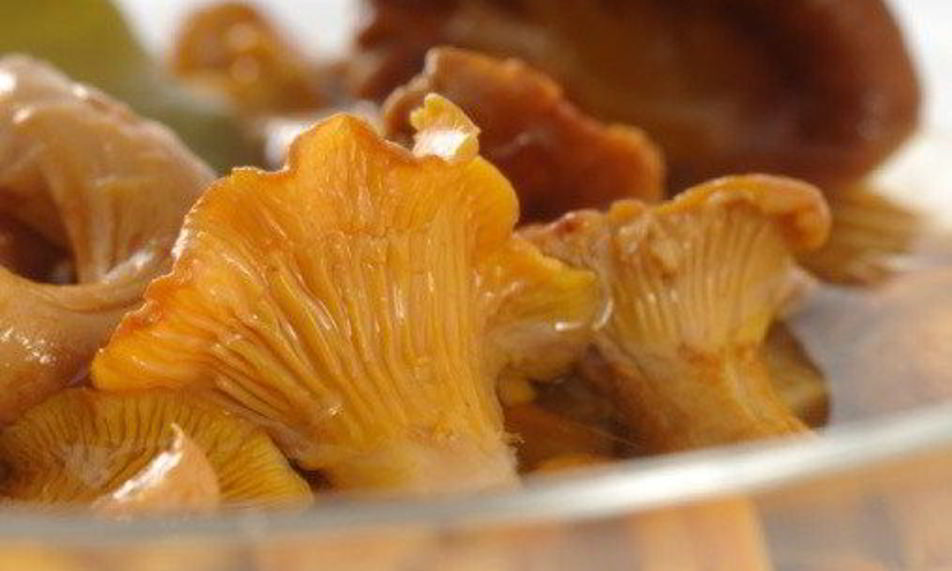 Рецепт маринованные лисички с изюмом