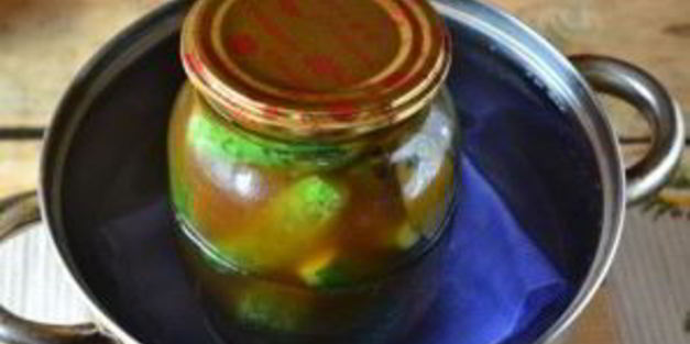 маринованные огурцы в литровых банках