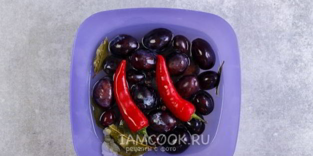 маринованные сливы угорка