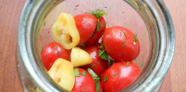 острые помидоры маринованные со сладким перцем
