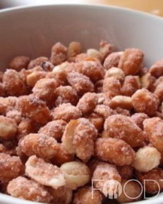 Орехи в сахарной глазури