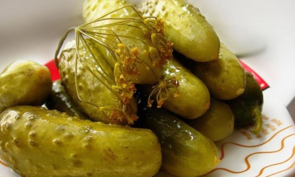 Рецепт популярный холодный способ засолки огурцов на зиму