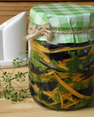 Синенькие с морковкой и чесноком на зиму