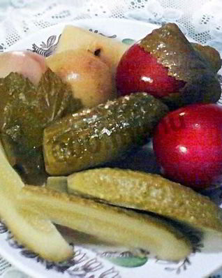 Соленые огурцы с яблоками на зиму