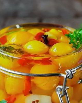 Соленые помидоры на зиму в банках