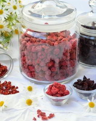 Сушеные клубника, земляника, вишня и малина