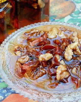 Айвовое варенье с орехами