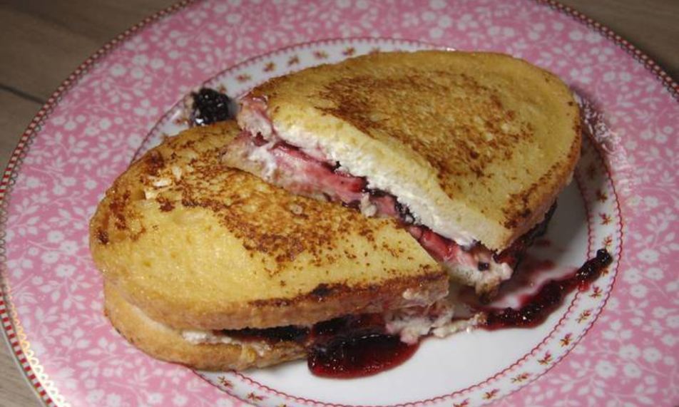 Рецепт бедные рыцари из виндзора с ежевичным вареньем