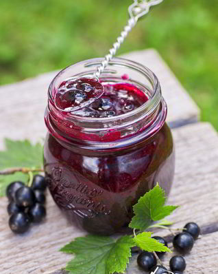 Черная смородина, протертая с сахаром