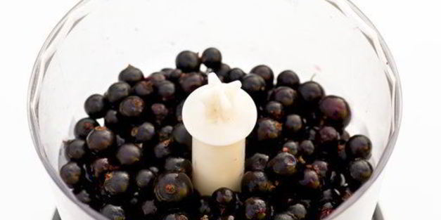 черная смородина, протертая с сахаром