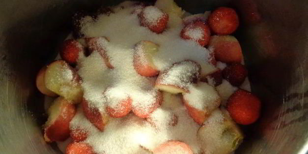 клубнично-персиковый конфитюр