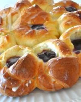 Сладкие булочки с вареньем