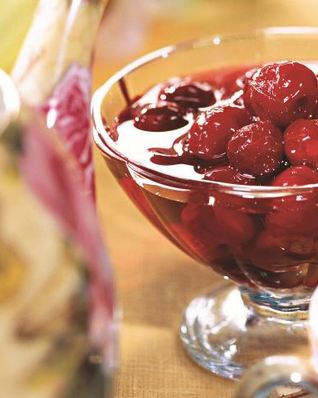 Вишневое варенье с косточками