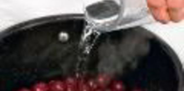 вишневое варенье с косточками